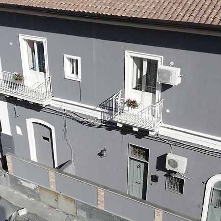 カターニアI Loft Di Nonna Vincenzaアパートメント エクステリア 写真