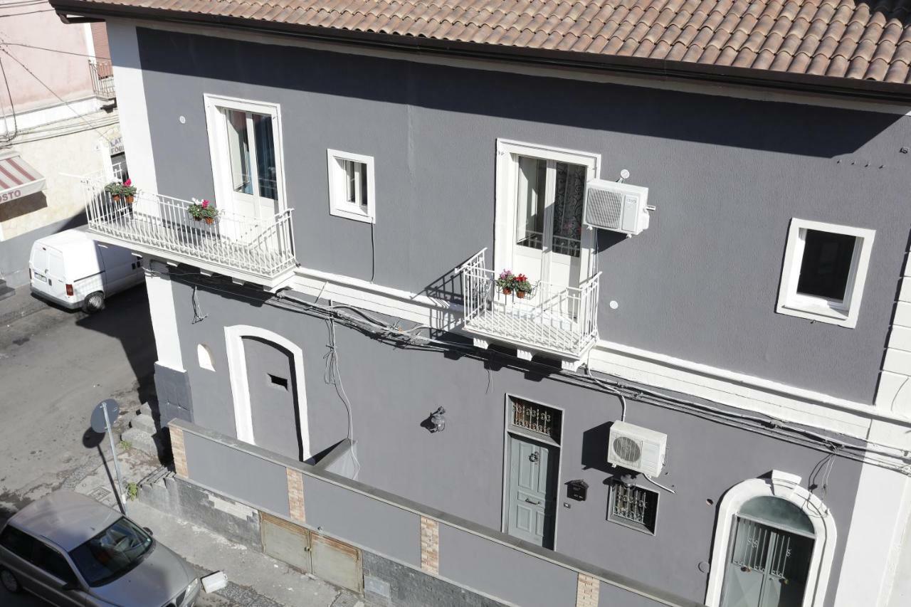 カターニアI Loft Di Nonna Vincenzaアパートメント エクステリア 写真