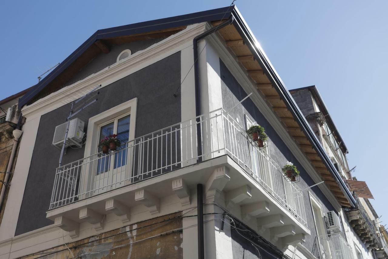 カターニアI Loft Di Nonna Vincenzaアパートメント エクステリア 写真